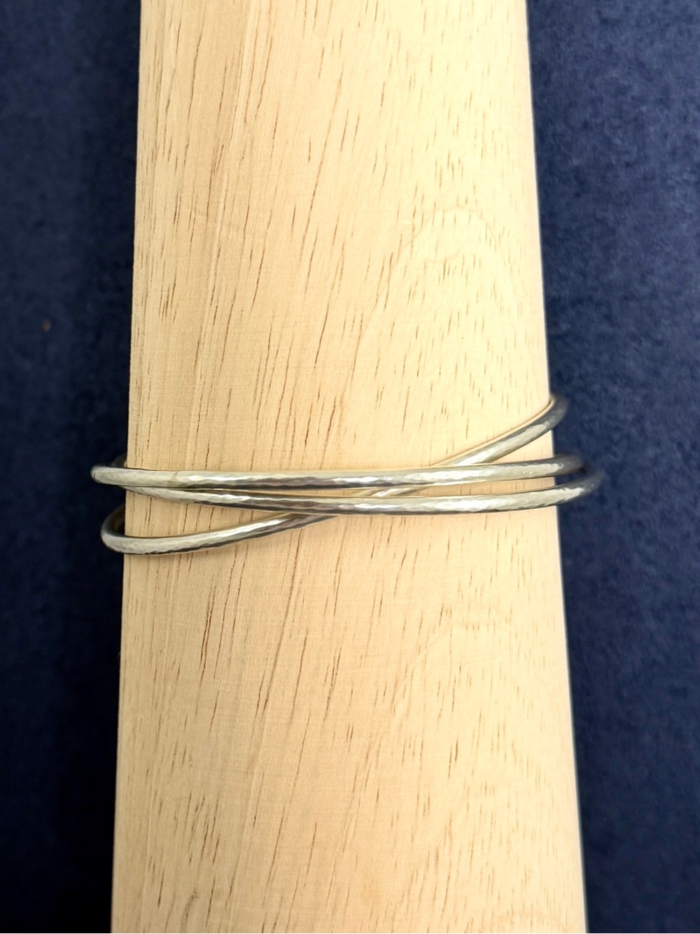 JAMES AVERY Sterling Silver Hammered Linked Interlocking 3 Bangle Bracelets; MED